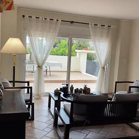 Cozy 4 Bedroom With Pool Katsimitreika