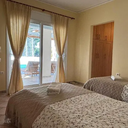 Villa Cozy 4 Bedroom With Pool Katsimitreika