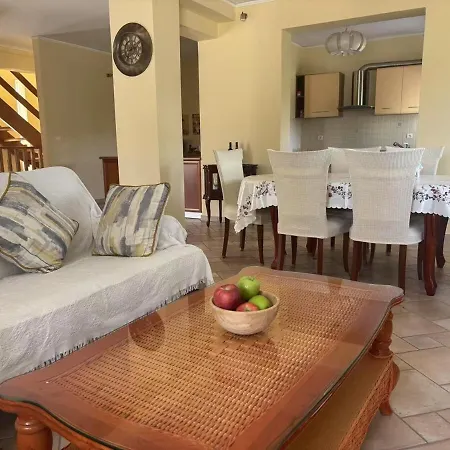 Cozy 4 Bedroom With Pool *