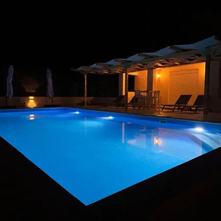 Villa Cozy 4 Bedroom With Pool Katsimitreika